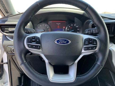 Used 2022 Ford Explorer XLT w/ Equipment Group 202A image 17