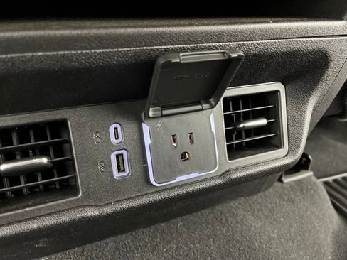 Used 2023 Chevrolet Silverado 1500 LT AWD/4WD image 45