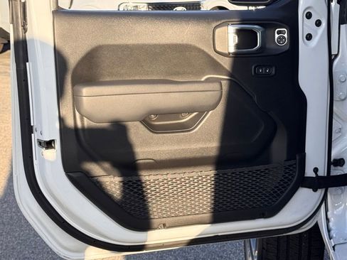 Used 2025 Jeep Wrangler Unlimited Sport S 4xe image 15