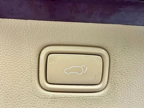 Used 2015 Kia Sedona SX FWD image 32