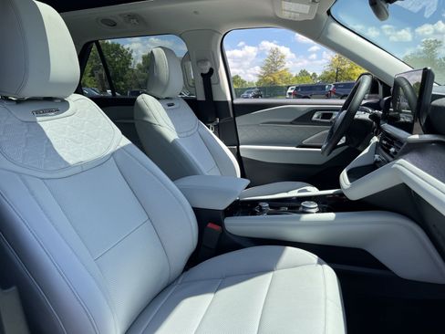 New 2026 Ford Explorer Platinum w/ LUX Leather Package AWD/4WD image 28