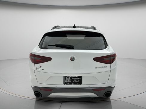 Used 2023 Alfa Romeo Stelvio Ti AWD/4WD image 7