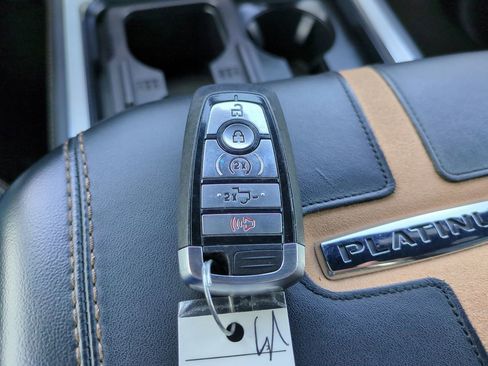 Used 2024 Ford F250 Platinum image 28