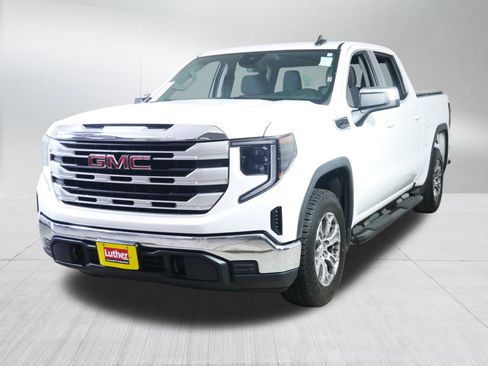 Used 2022 GMC Sierra 1500 SLE AWD/4WD image 3