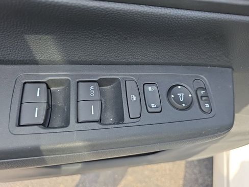 Used 2024 Honda CR-V LX image 12