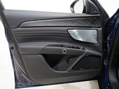 New 2025 Maserati Grecale Modena image 18