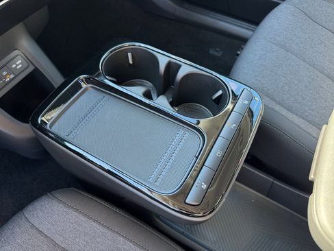 New 2025 Hyundai Ioniq 5 SE image 29