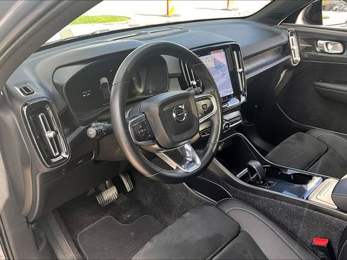 Certified 2023 Volvo C40 P8 Recharge Ultimate image 17