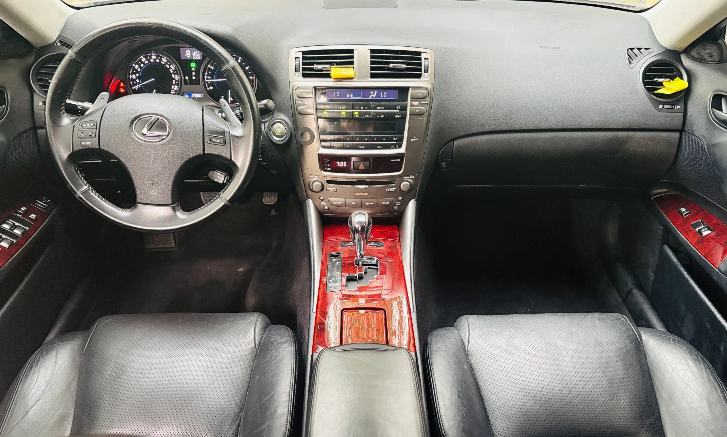 Used 2006 Lexus IS 250 AWD w/ Preferred Accessory Pkg image 8
