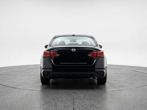 Used 2025 Nissan Altima 2.5 SV FWD image 7