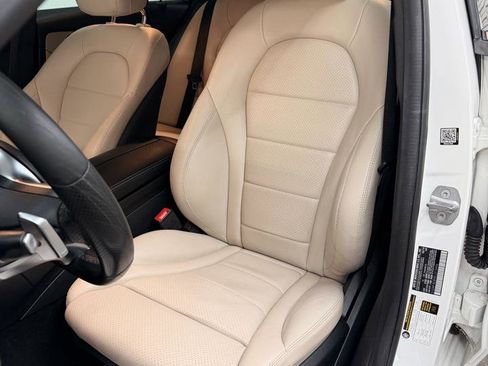 Used 2019 Mercedes-Benz C 300 Sedan image 17