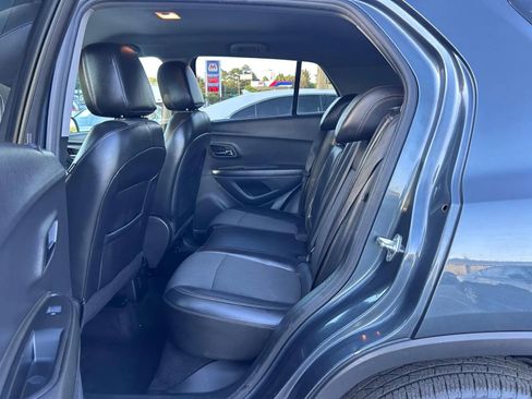 Used 2021 Chevrolet Trax LT AWD/4WD image 7