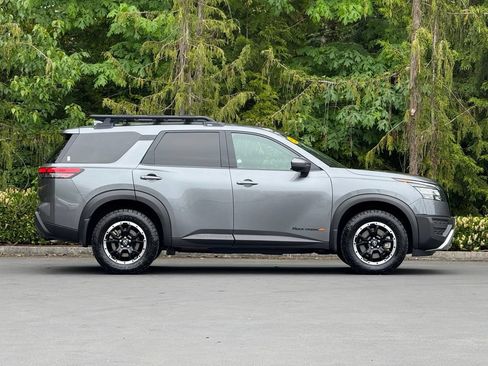 Used 2025 Nissan Pathfinder Rock Creek AWD/4WD image 29