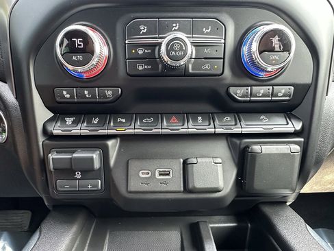 Used 2021 GMC Sierra 2500 Denali w/ Denali Ultimate Package image 31