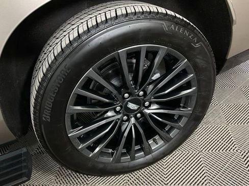 Used 2025 Cadillac Escalade ESV Sport Platinum image 41