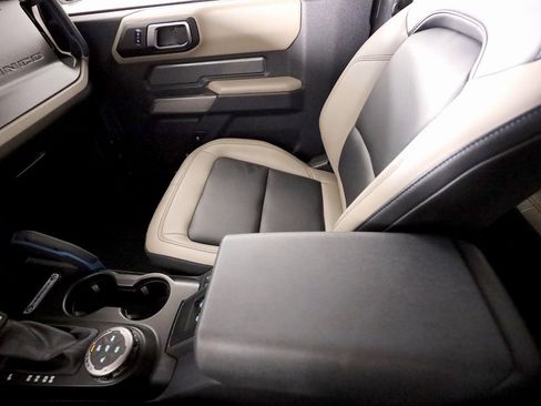 Used 2023 Ford Bronco Wildtrak image 36