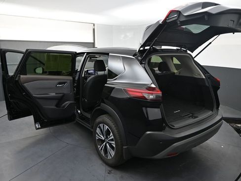 Used 2023 Nissan Rogue SV FWD image 32