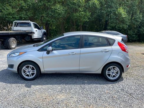 Used 2017 Ford Fiesta SE w/ Cold Weather Package image 4