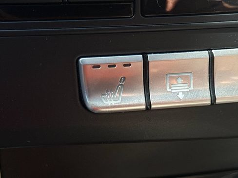 Used 2014 Mercedes-Benz E 350 Sedan image 38