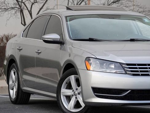Used 2012 Volkswagen Passat TDI SE FWD image 30