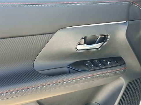 New 2026 Nissan Kicks SR image 13