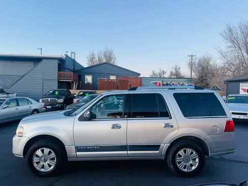 Used 2014 Lincoln Navigator 4WD image 6