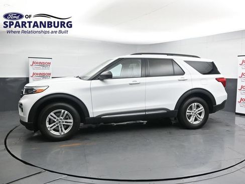 Certified 2024 Ford Explorer XLT w/ Equipment Group 202A AWD/4WD image 4