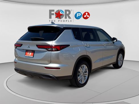 Used 2022 Mitsubishi Outlander ES FWD image 5