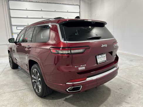 Used 2023 Jeep Grand Cherokee L Overland w/ Advanced Protech Group III AWD/4WD image 8