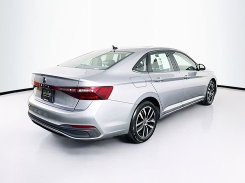Used 2025 Volkswagen Jetta SE image 9