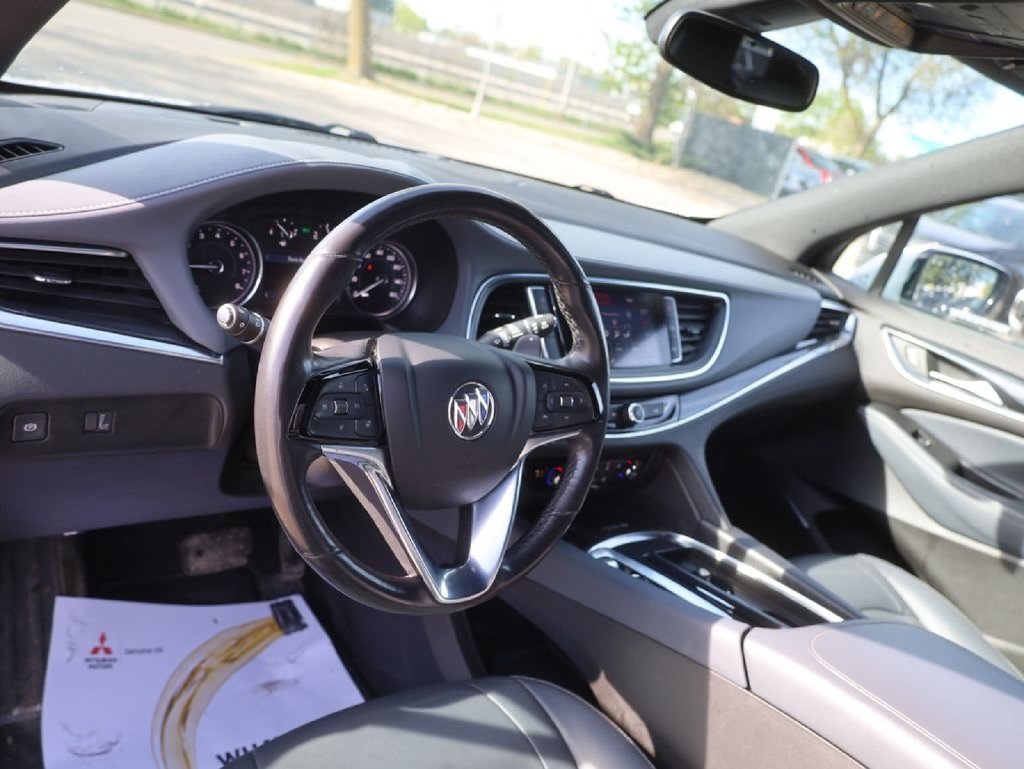 Used 2022 Buick Enclave Essence AWD/4WD image 31