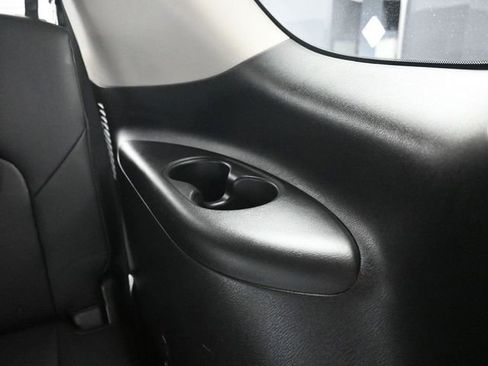 Used 2024 Nissan Armada SL w/ Captain's Chairs Package image 31