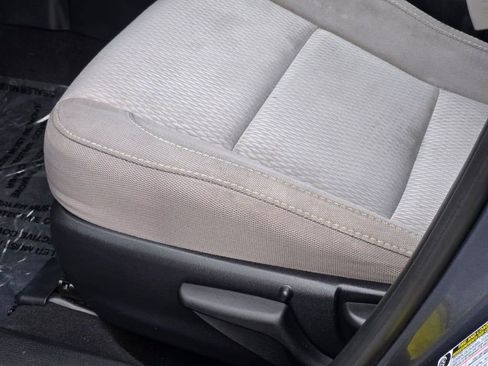 Used 2016 Toyota Corolla L image 18