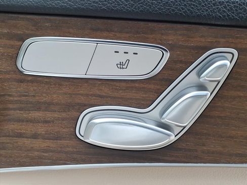 Used 2021 Mercedes-Benz C 300 4MATIC Sedan image 7