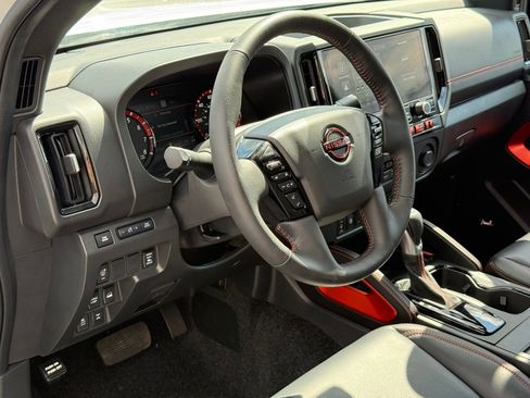 Certified 2025 Nissan Frontier PRO-4X w/ Pro Premium Package image 9