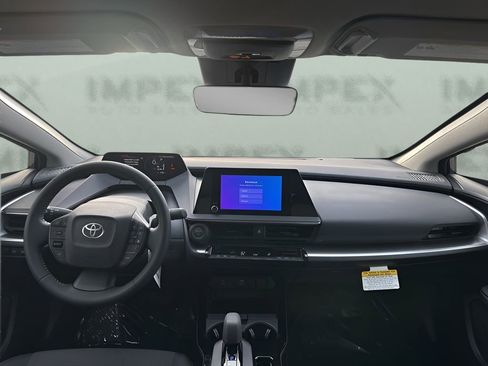 Used 2025 Toyota Prius LE image 11