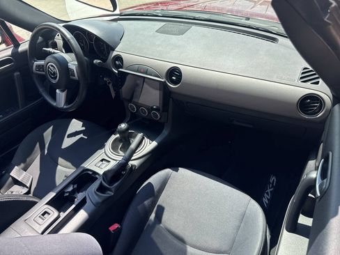 Used 2012 MAZDA MX-5 Miata Sport w/ Convenience Pkg RWD image 10