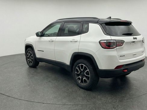 Used 2025 Jeep Compass Trailhawk AWD/4WD image 6