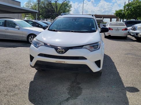 Used 2017 Toyota RAV4 LE image 3