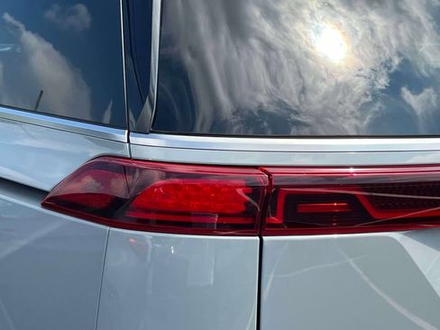 Certified 2024 Kia Carnival SX Prestige FWD image 10