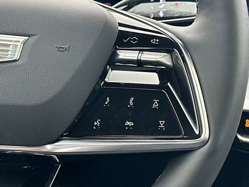 New 2026 Cadillac Optiq Sport 1 image 6