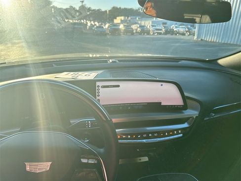 Used 2024 Cadillac Lyriq Sport image 29