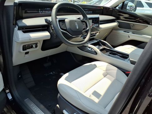 New 2026 Lincoln Nautilus Premier AWD/4WD image 11