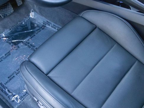 Certified 2025 Porsche Macan Electric RWD image 30