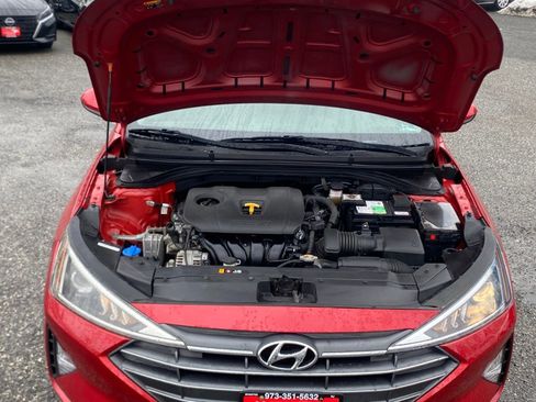 Used 2020 Hyundai Elantra SE w/ Cargo Package (C1) FWD image 2
