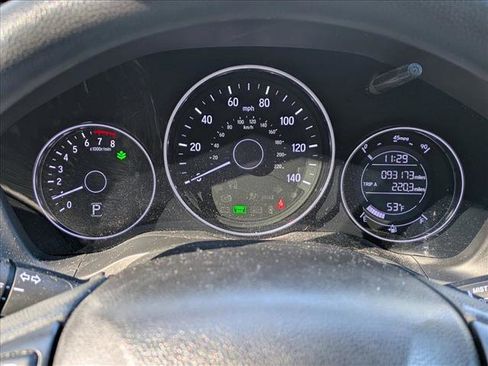 Used 2018 Honda HR-V EX image 11