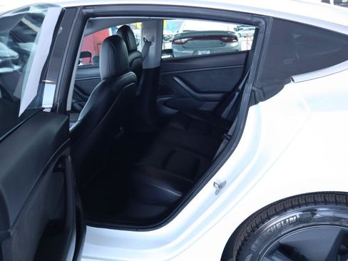 Used 2018 Tesla Model 3 Mid Range RWD image 27