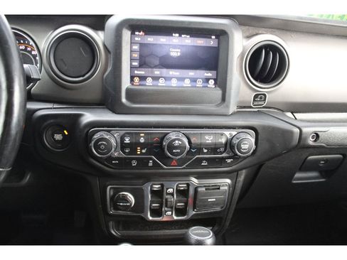 Certified 2021 Jeep Gladiator Willys image 26