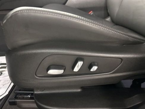 Used 2024 Cadillac XT6 Sport w/ LPO, ONYX Package image 10