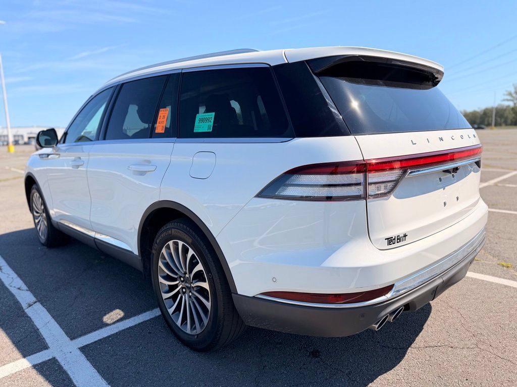 Used 2020 Lincoln Aviator Reserve w/ Equipment Group 201A AWD/4WD image 3